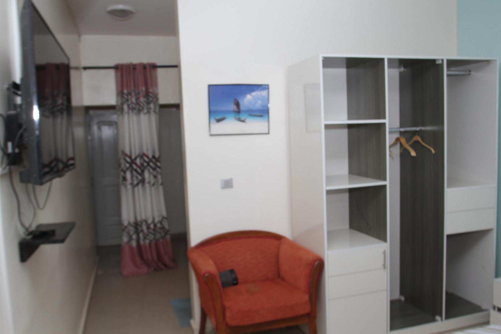 " Le Nid Douillet ", Un Fabuleux Studio, Calme, Cosy Et Bien Climatise Au Centre De Saly Zewnętrze zdjęcie