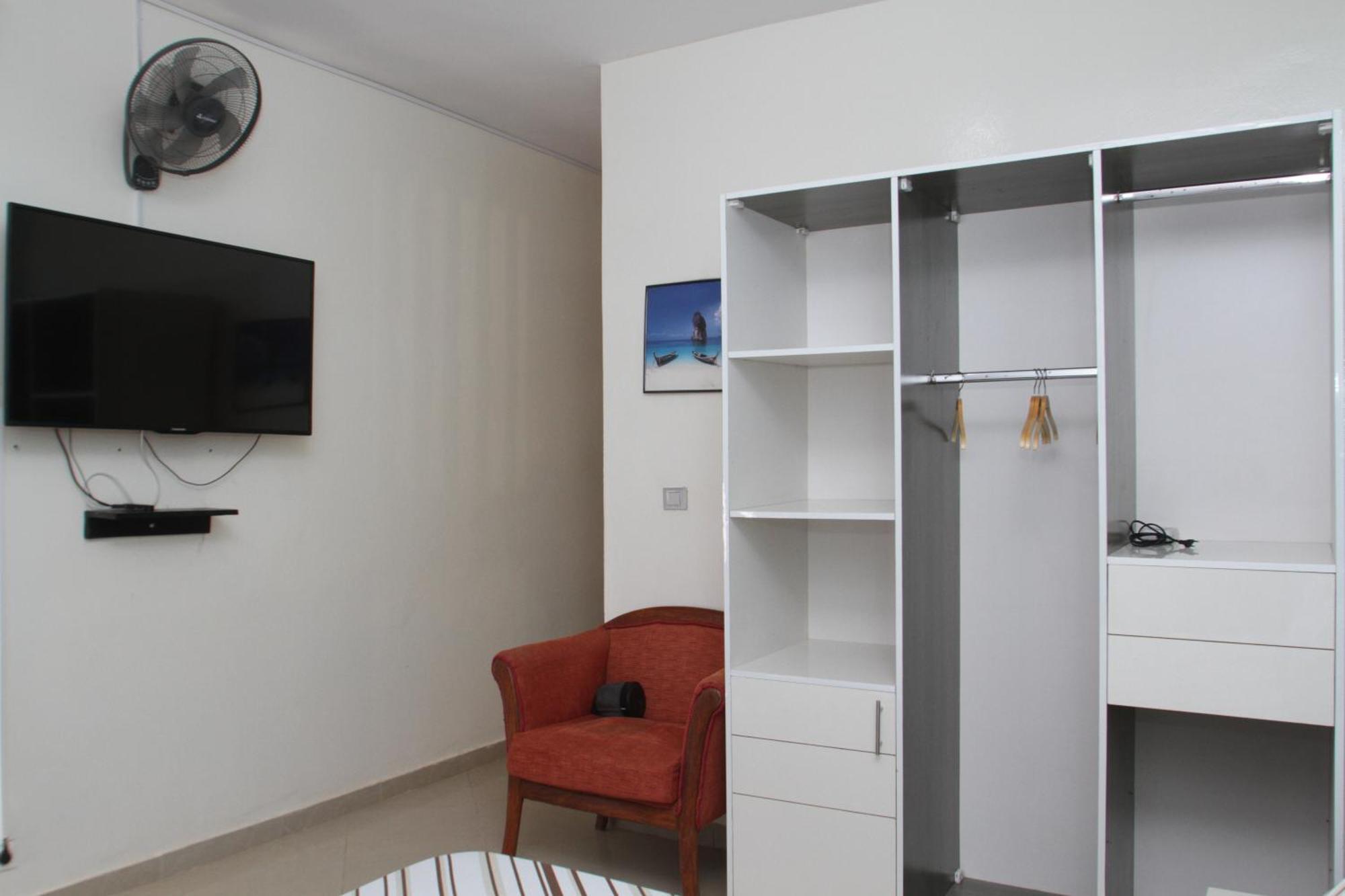 " Le Nid Douillet ", Un Fabuleux Studio, Calme, Cosy Et Bien Climatise Au Centre De Saly Zewnętrze zdjęcie