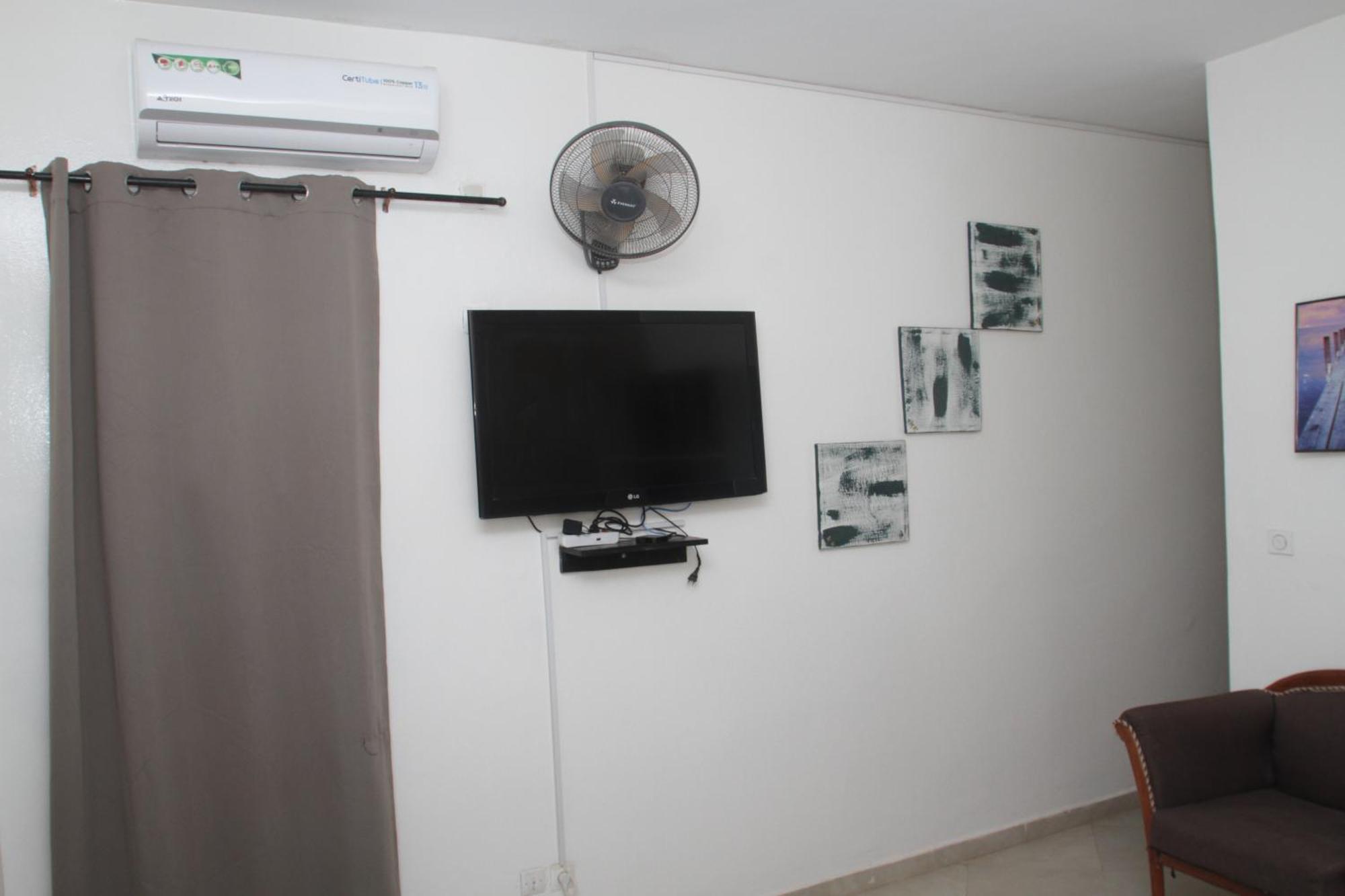" Le Nid Douillet ", Un Fabuleux Studio, Calme, Cosy Et Bien Climatise Au Centre De Saly Zewnętrze zdjęcie